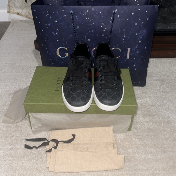 Gucci Men's Monogram Low Top Leather Trim Sneakers Sz 9.5 - Picture 2 of 9